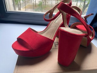 Zapatos rojos tacón alto plataforma