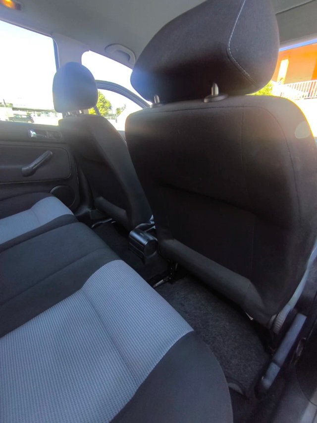 Volkswagen Golf 1.9 TDI 100cv 2004 con 289.842