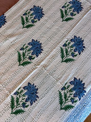 Colcha artesanal blockprint azul y blanco