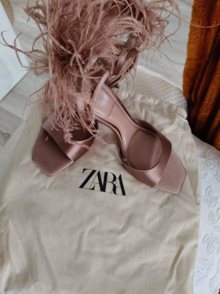 Sandalias Zara plumas nuevas