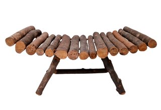Asiento curvo de madera rústica