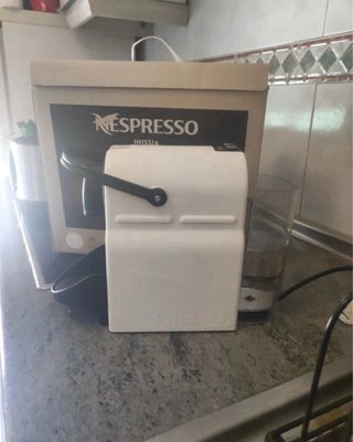 Cafetera Nespresso Inissia Blanca