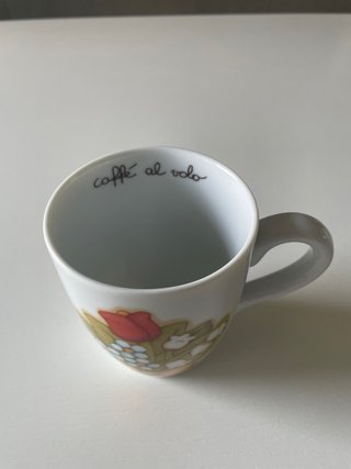 Tazza ceramica decorata con fiori
