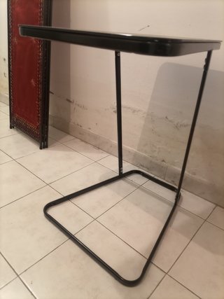Mesa auxiliar negra