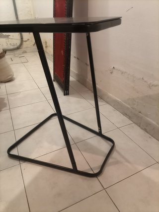 Mesa auxiliar negra