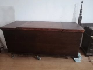 Arca de madera de castaño