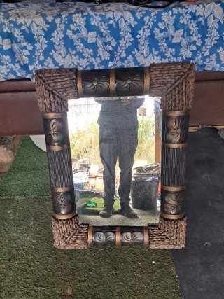 Espejo decorativo con marco de mimbre y madera