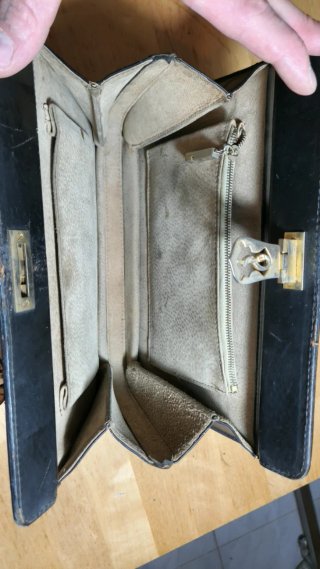 Bolso piel cocodrilo negro vintage rígido cuero