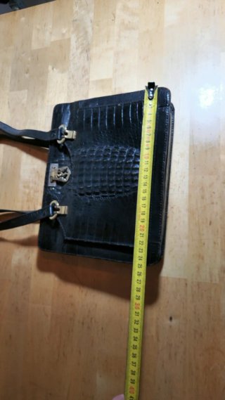 Bolso piel cocodrilo negro vintage rígido cuero