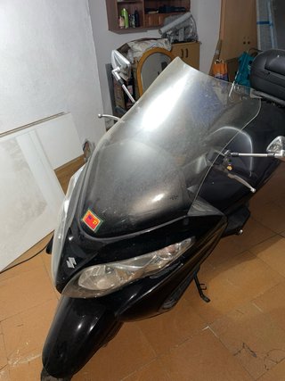 Suzuki Burgman 400 Negra