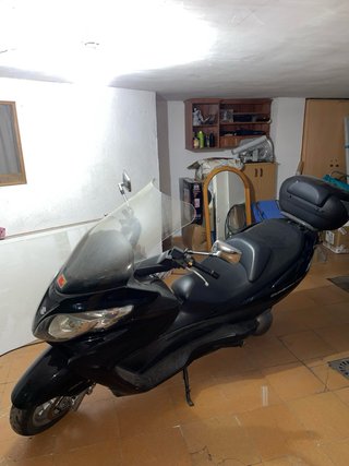 Suzuki Burgman 400 Negra