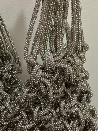 Borsa gioiello con sacchetto grigio perla