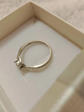 Anello solitario con brillante