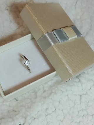 Anello solitario con brillante