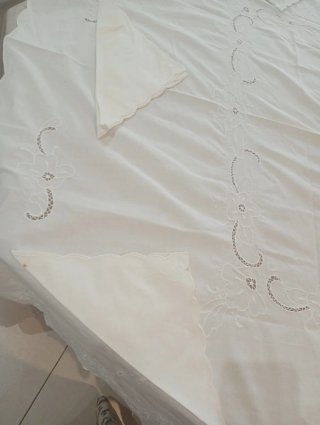 Mantel bordado a mano con 6 servilletas