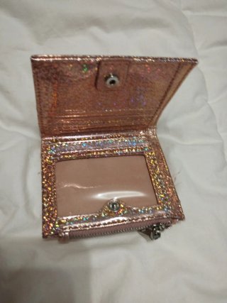 Cartera rosa brillante con cremallera