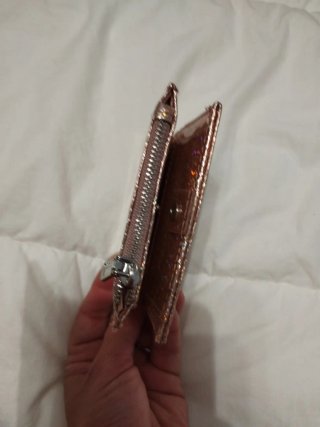 Cartera rosa brillante con cremallera