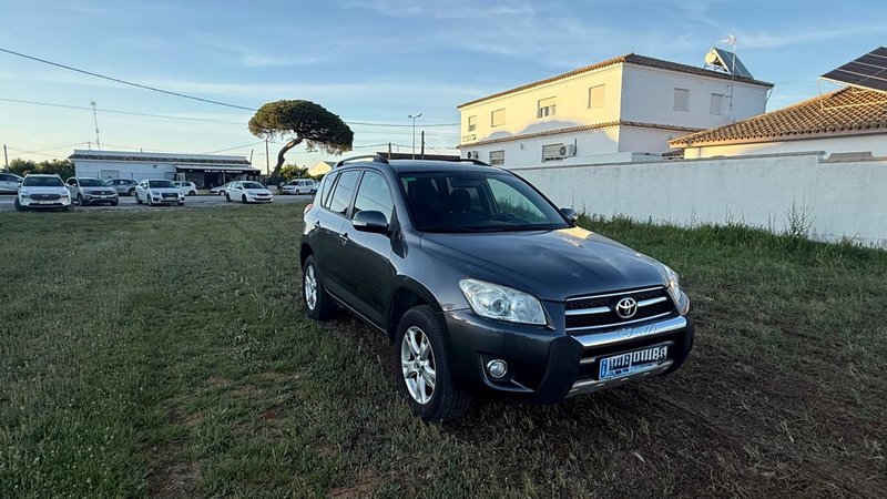 Toyota RAV4 2011 - foto 1