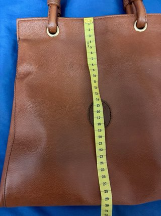 Bolso de hombro marrón