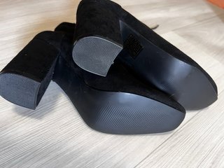Botines con cordones y cremallera talla 40