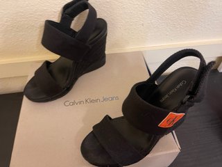 Sandalias Cuña Calvin Klein Talla 37