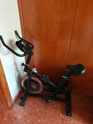 Bicicleta estática Cecotec casi nueva