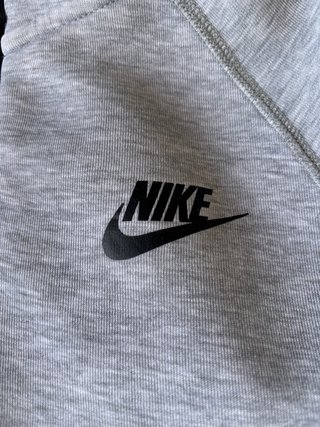 Sudadera Nike Tech Gris Niño