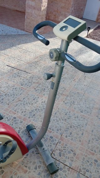 Bicicleta Estática DOMYOS Roja y Gris