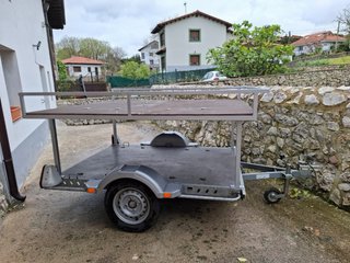 Remolque basculante dos niveles