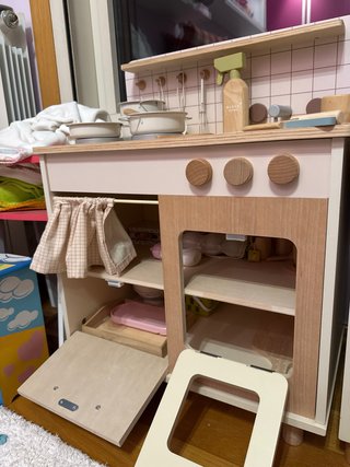 Cocina de madera infantil con accesorios