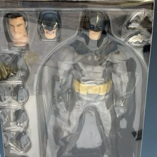 Figura Batman Hush Mafex