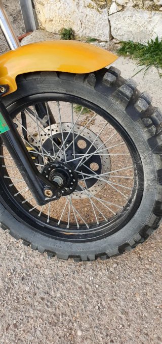 Hyosung Karyon 125cc Enduro Amarilla
