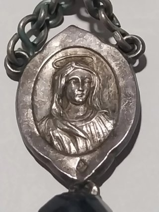 Rosario antiguo con estuche cuero