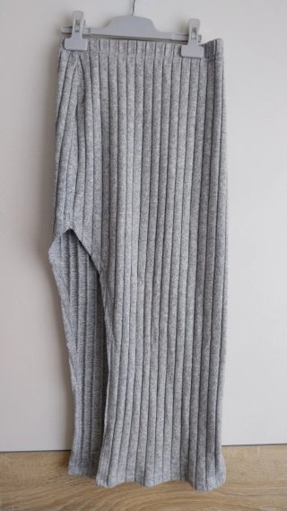 Falda Shein gris con abertura