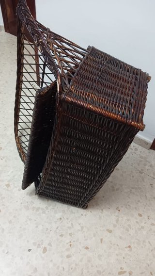 Sofa banquito/baúl de mimbre