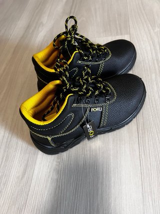 Zapatos FORLI negros y amarillos