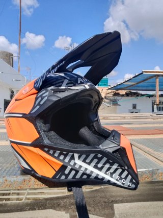 Casco Airoh Motocross Naranja y Negro