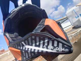 Casco Airoh Motocross Naranja y Negro