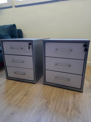 Cajoneras metálicas apilables grises