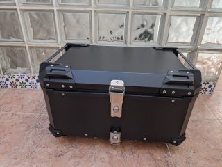 Baúl 65L Universal Cofre