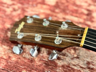 Guitarra Taylor 314ce para reparar