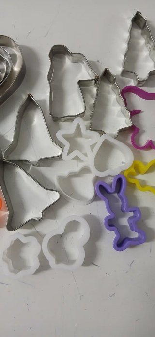 Set Tagliabiscotti Metallo e Plastica