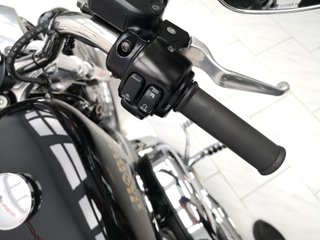 HARLEY DAVIDSON SPORTSTER 883 LOW 2010 16914 kms.