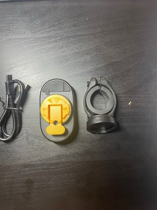 Luz trasera bicicleta con sensor desaceleracion.