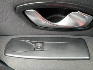 MANDO ELEVALUNAS DELANTERO DERECHO RENAULT MEGANE