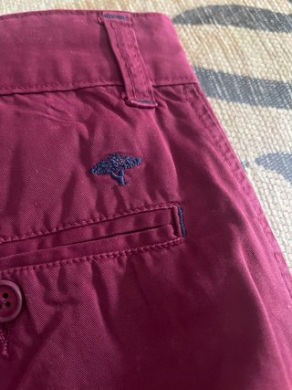 Bermuda hombre color rojo
