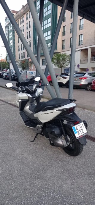 Honda Forza 300 Maxi Scooter
