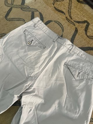 Bermudas hombre beige y azul
