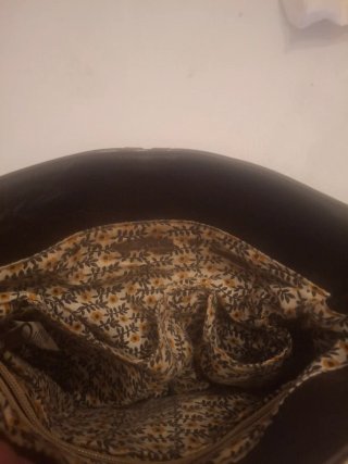 Bolso de cuero estilo boho con flores