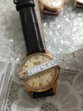 Reloj Cauni Dorado